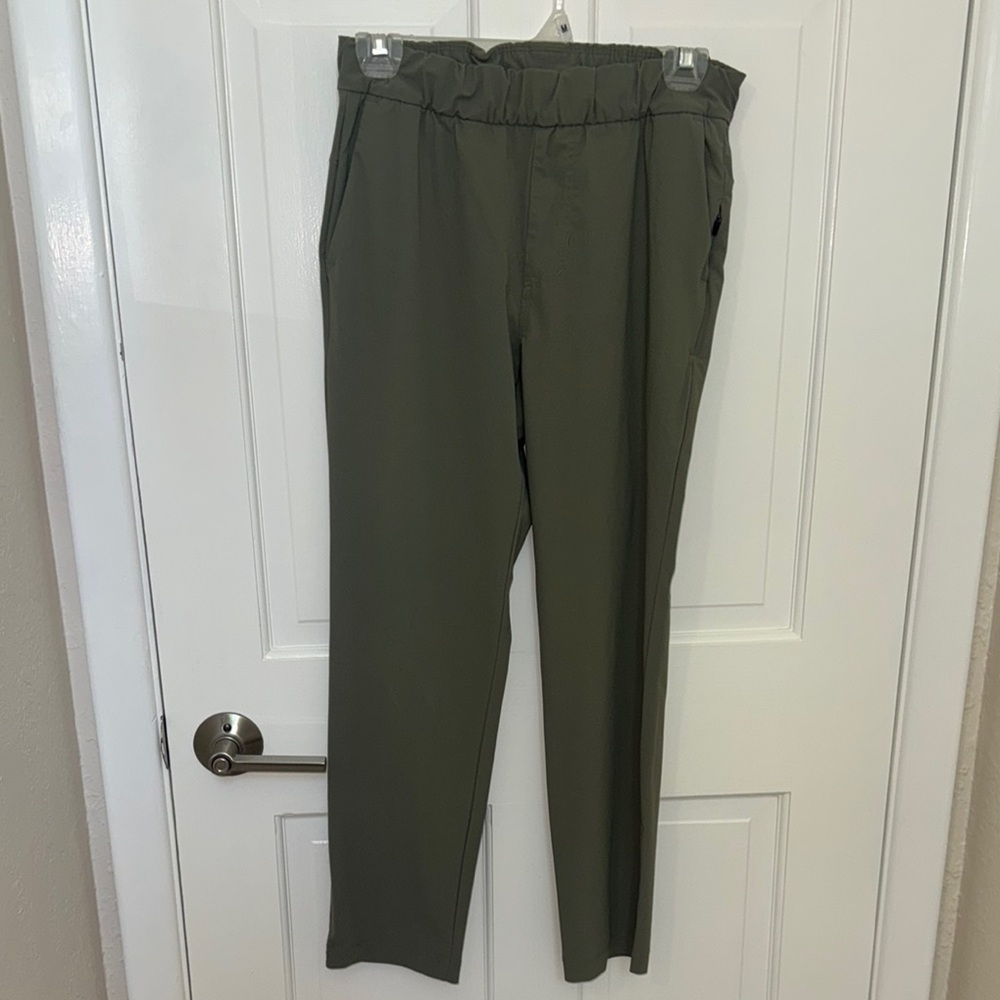 Women’s Vuori Miles Ankle Pant in Olive